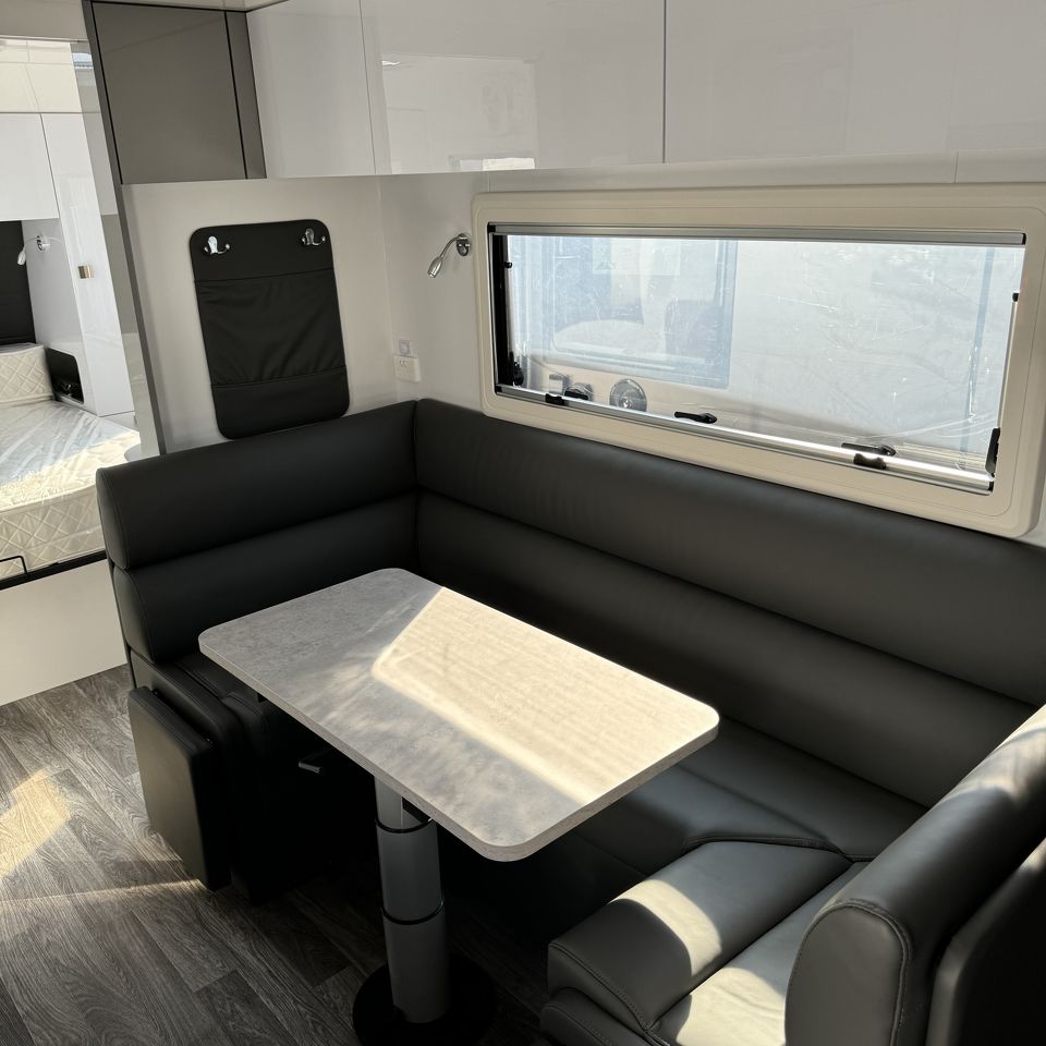 2024 Millard MFlow 21'6 Rear Door Side Club Lounge