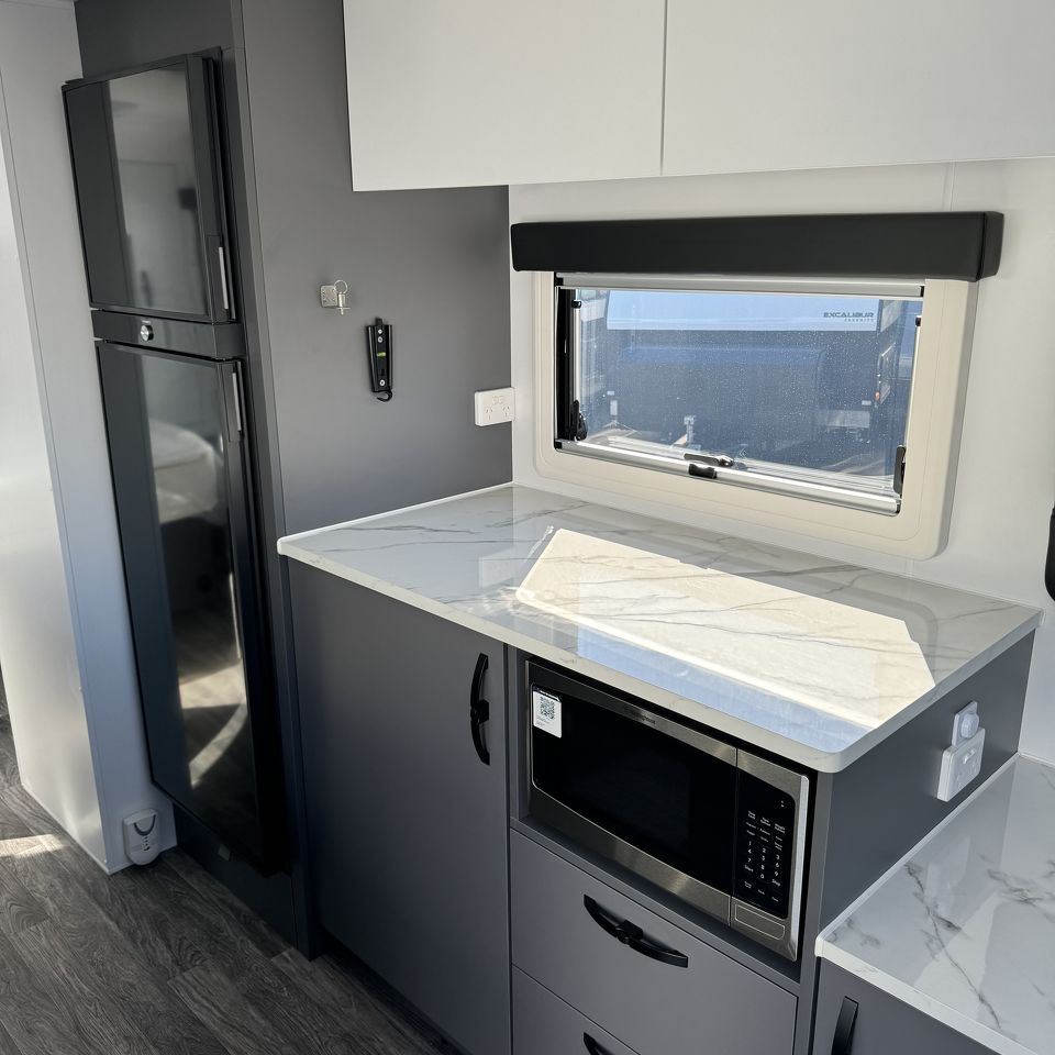 2024 Millard Toura 22'6 Rear Door Rear Club Lounge