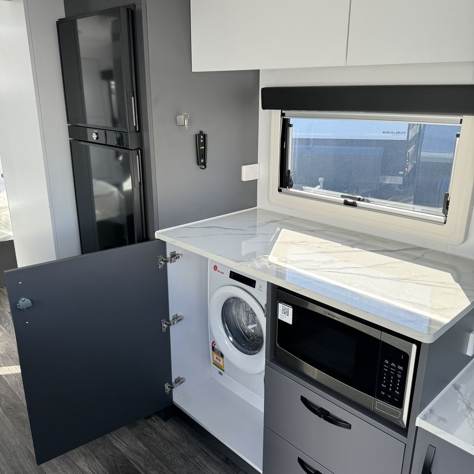 2024 Millard Toura 22'6 Rear Door Rear Club Lounge