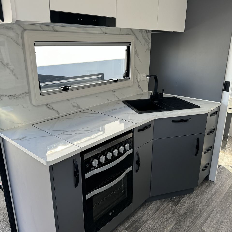 2024 Millard Toura 22'6 Rear Door Rear Club Lounge