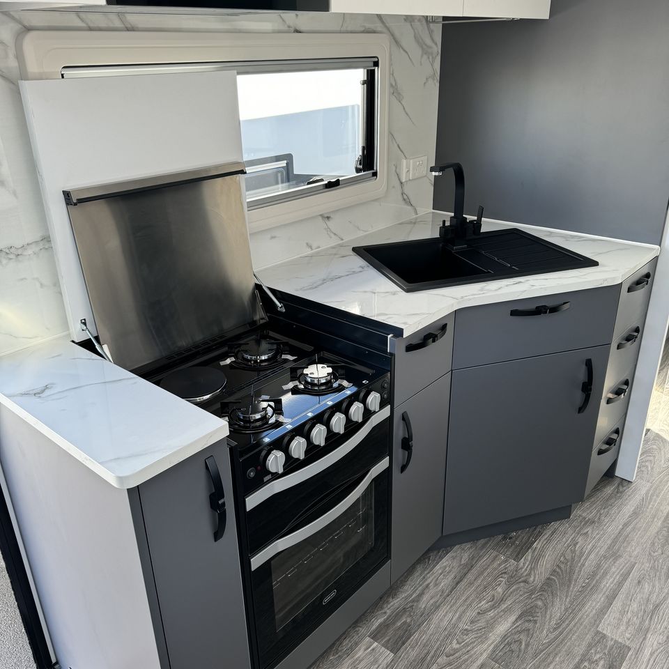 2024 Millard Toura 22'6 Rear Door Rear Club Lounge