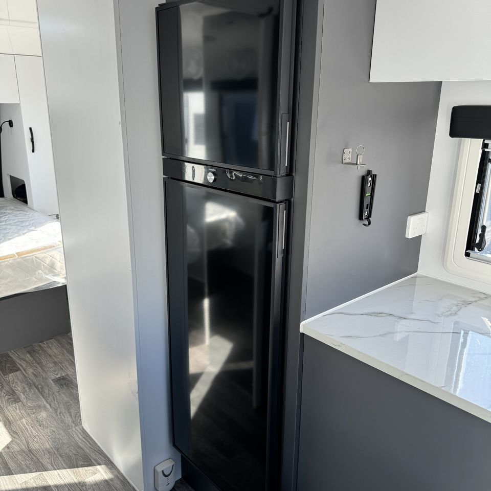 2024 Millard Toura 22'6 Rear Door Rear Club Lounge