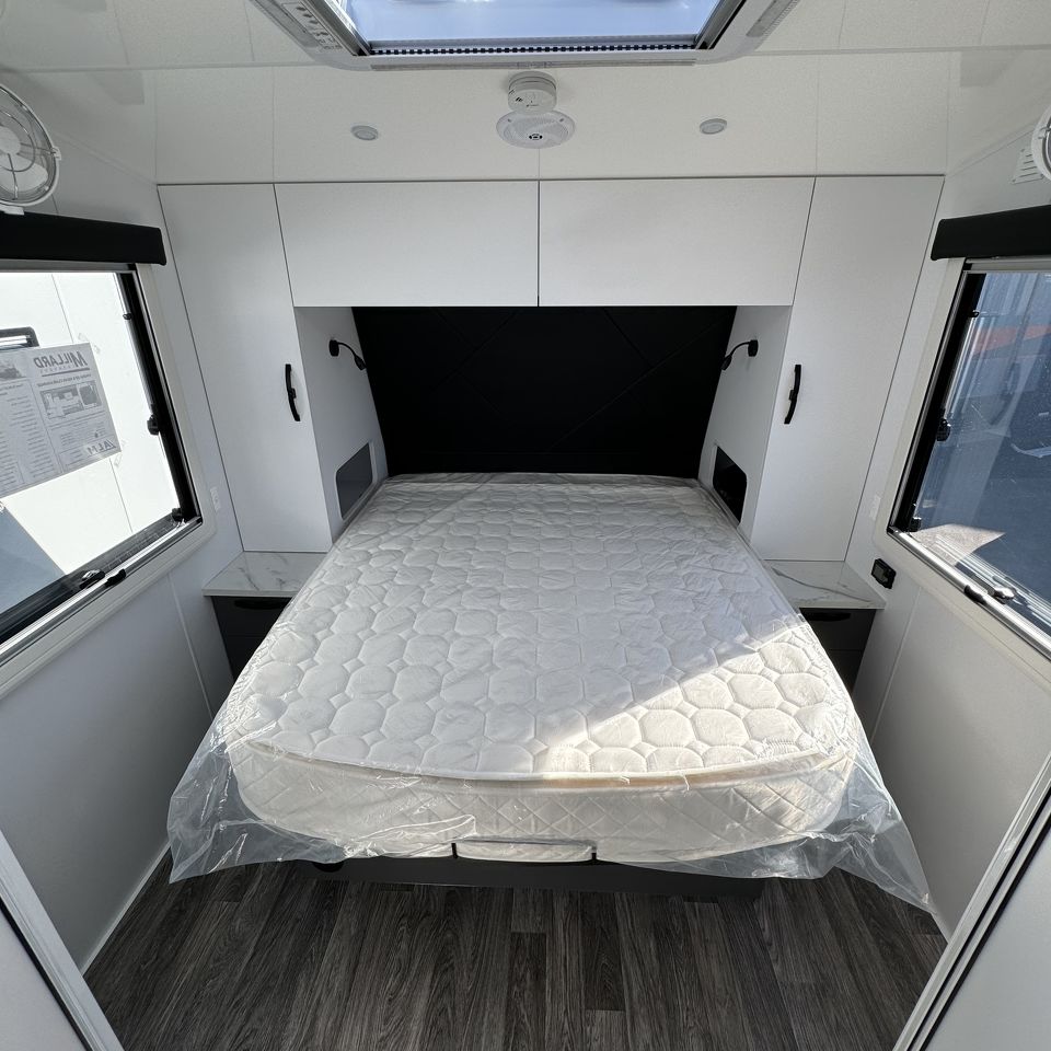 2024 Millard Toura 22'6 Rear Door Rear Club Lounge