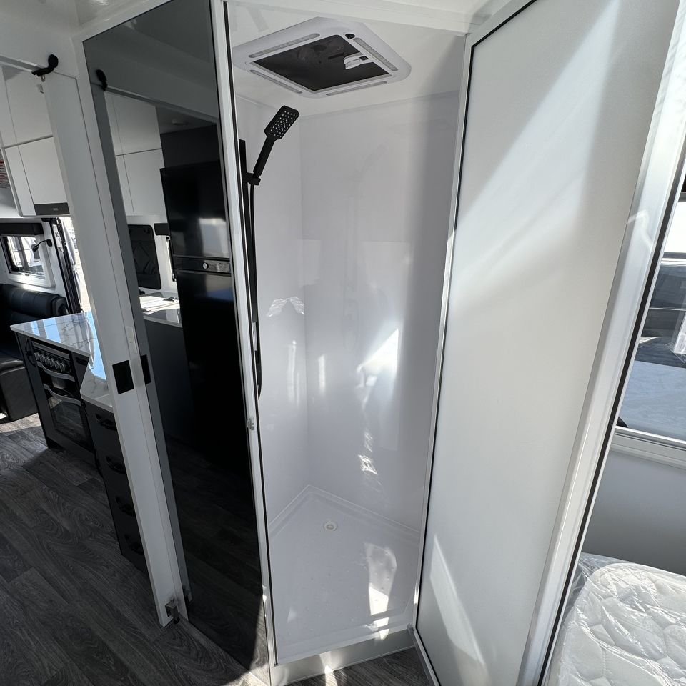 2024 Millard Toura 22'6 Rear Door Rear Club Lounge
