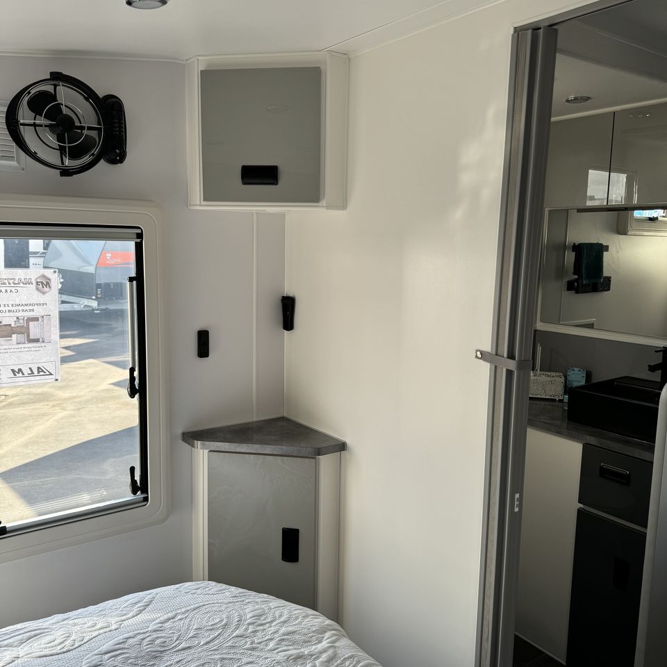 Masterpiece Performance 23' Rear Club Lounge