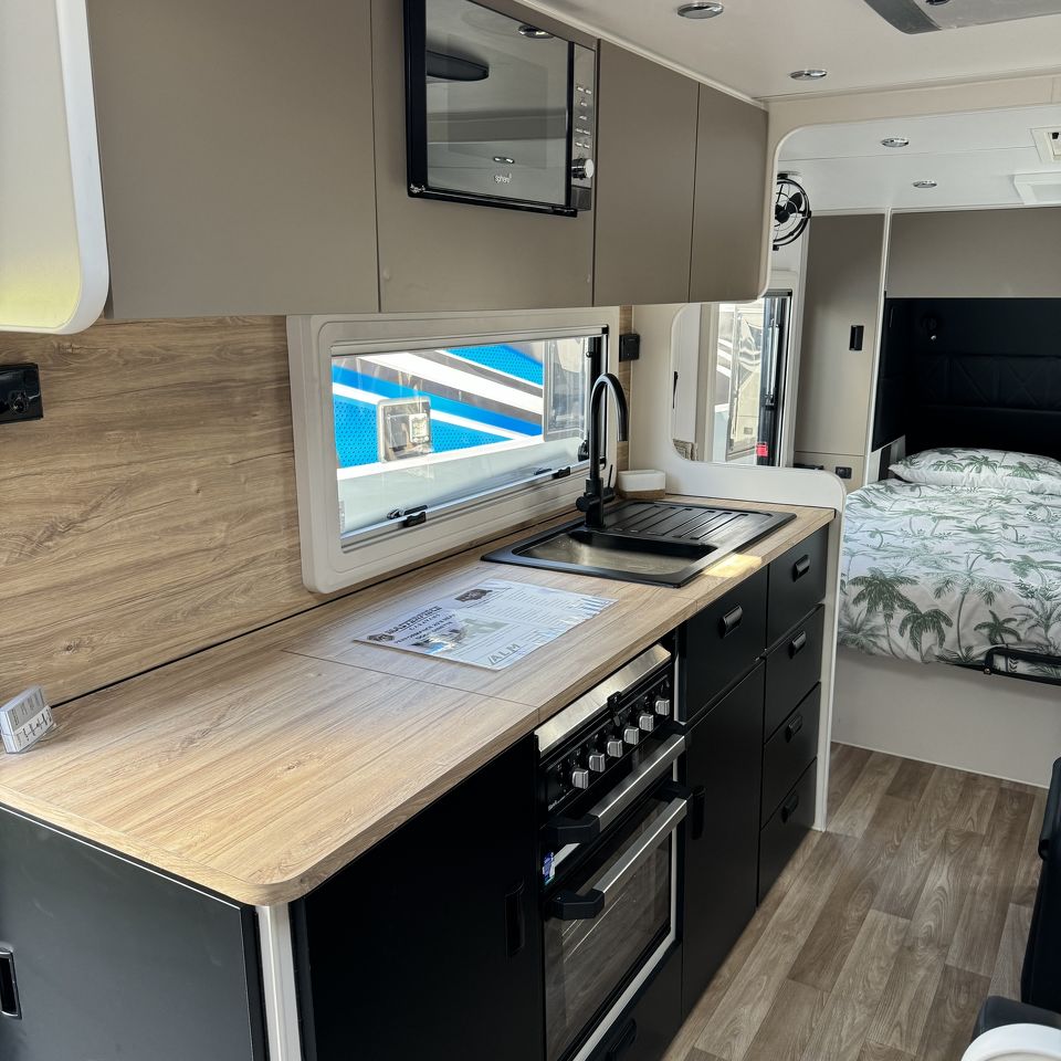 2024 Masterpiece Performance 20'8 Rear Door Dinette