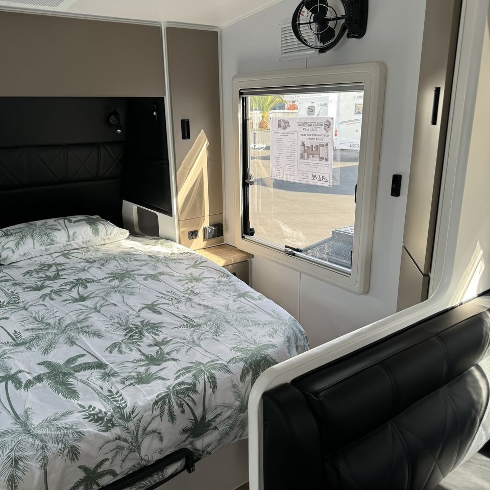 2024 Masterpiece Performance 20'8 Rear Door Dinette