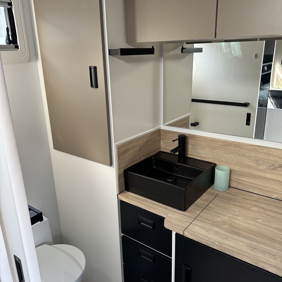 2024 Masterpiece Performance 20'8 Rear Door Dinette
