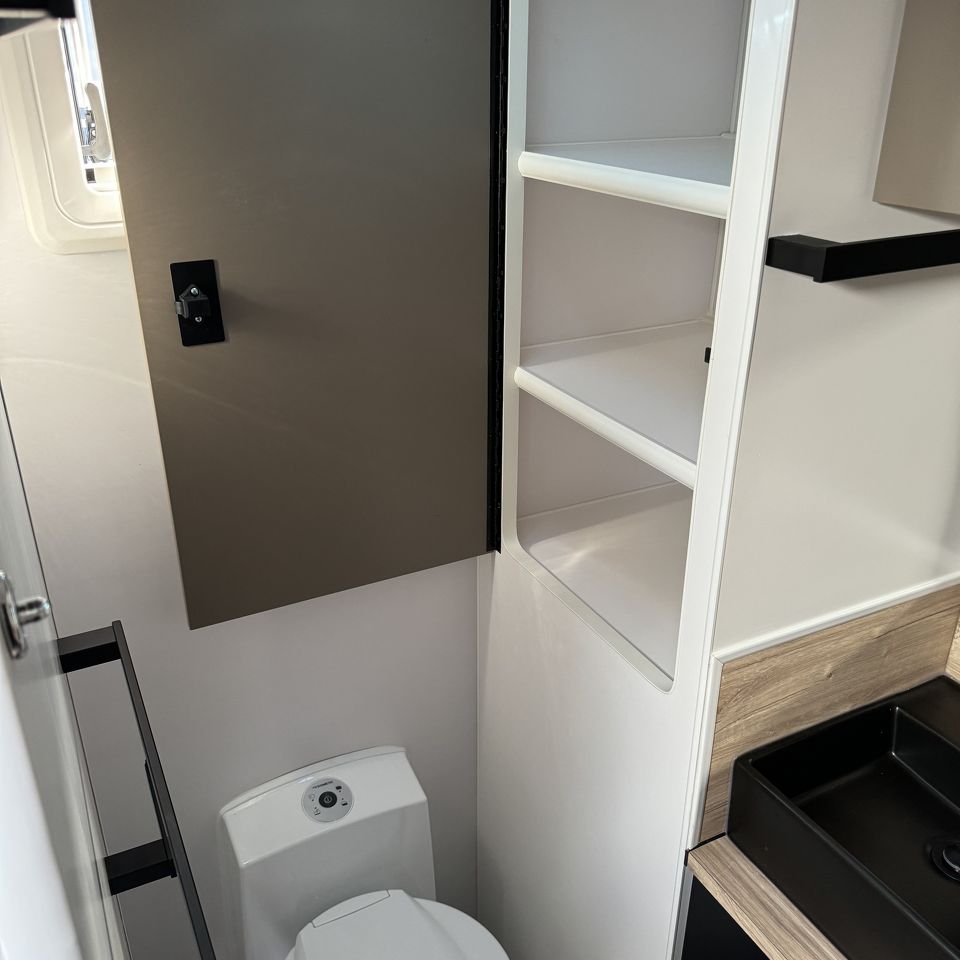 2024 Masterpiece Performance 20'8 Rear Door Dinette