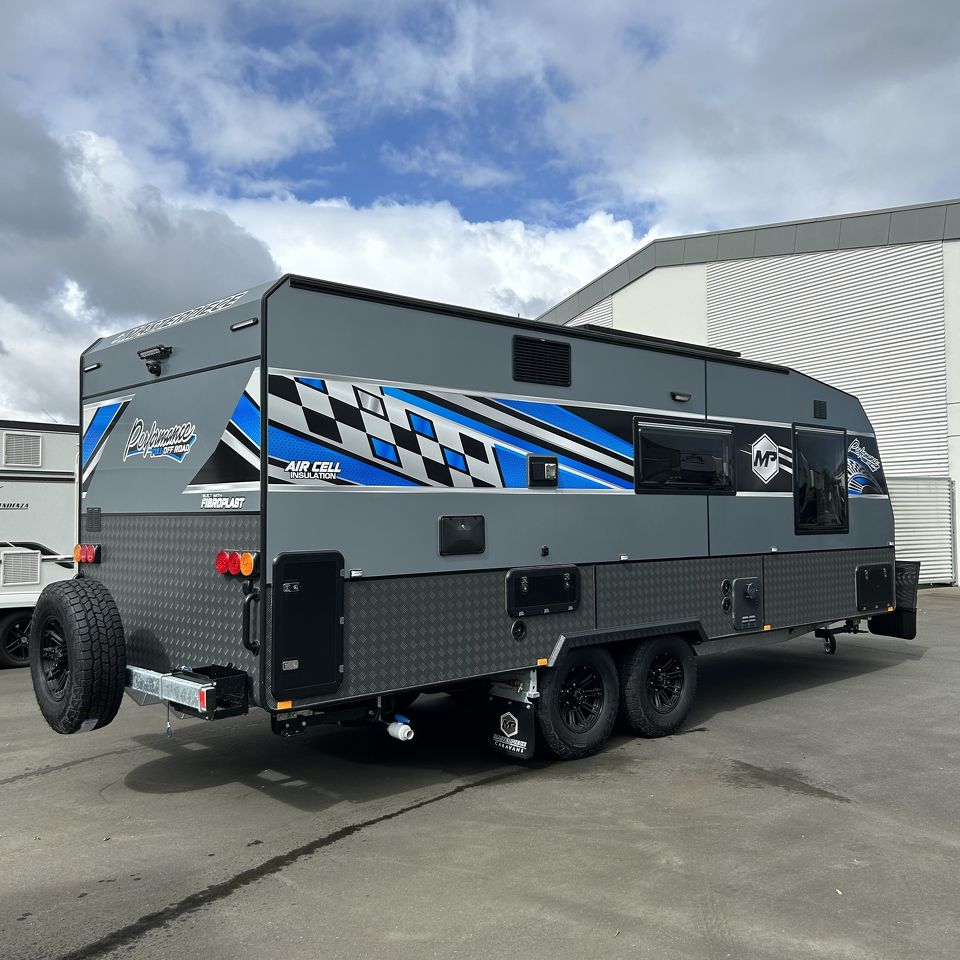 Masterpiece Performance 22' Centre Door Dinette