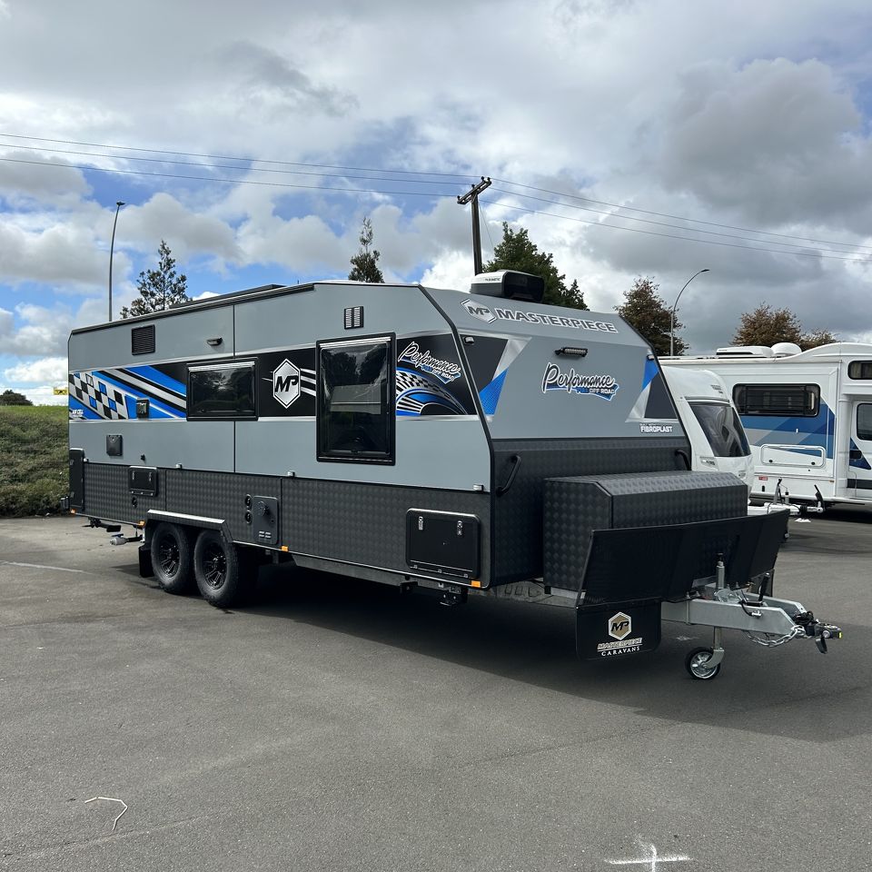 Masterpiece Performance 22' Centre Door Dinette