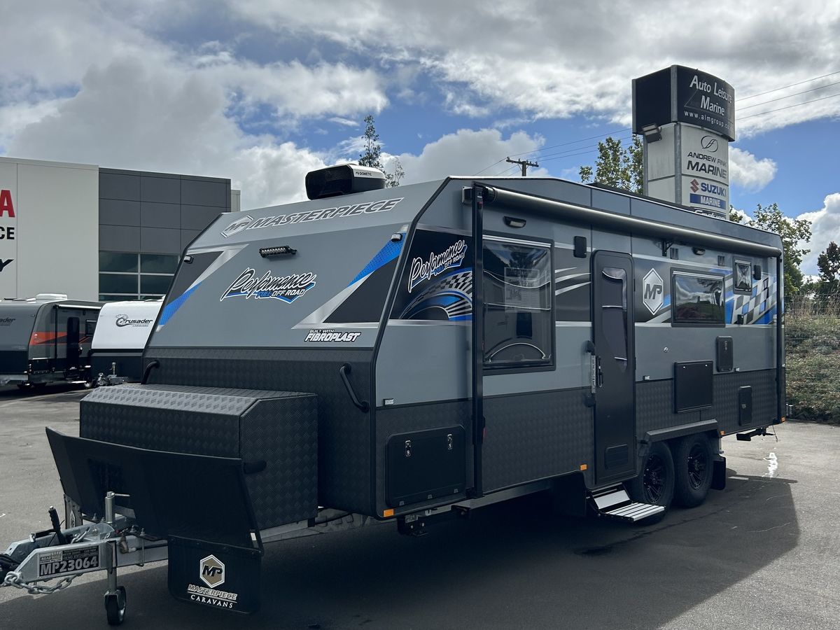 Masterpiece Performance 22' Centre Door Dinette