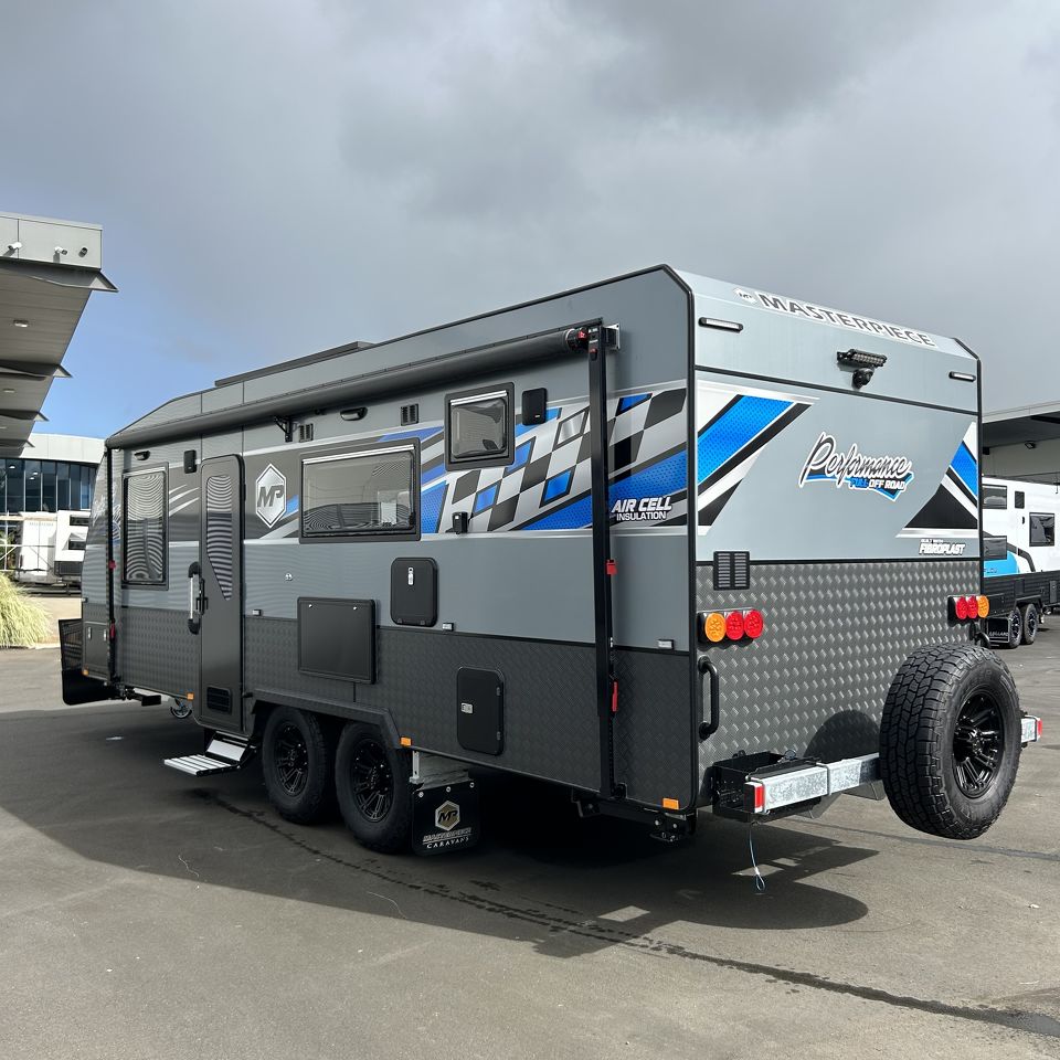 Masterpiece Performance 22' Centre Door Dinette