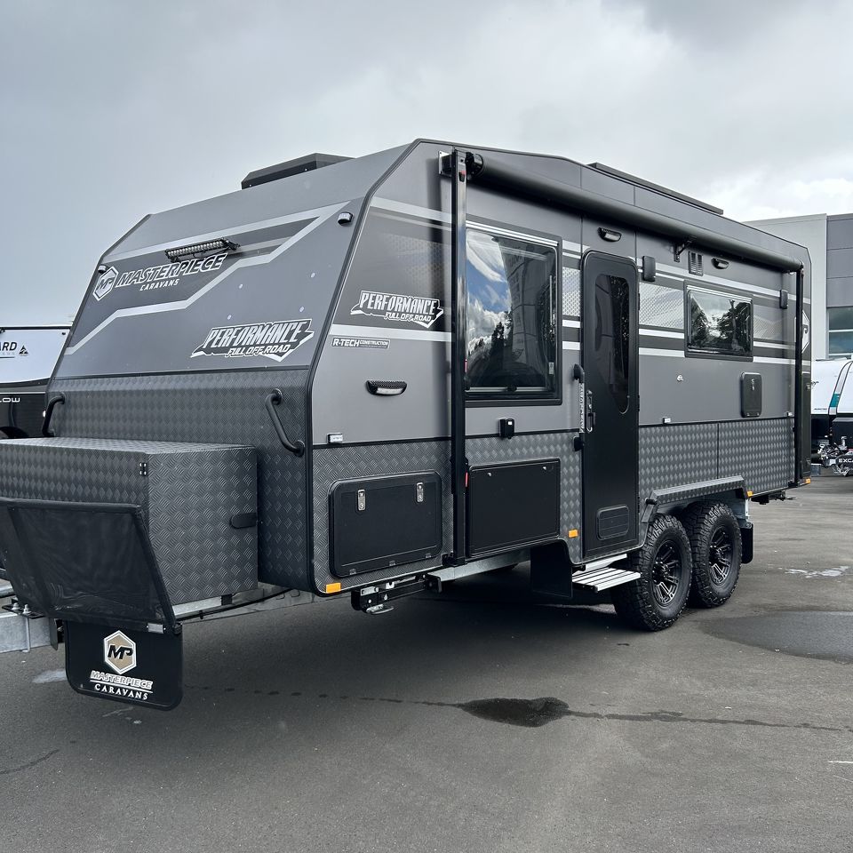Masterpiece Performance 19'6 Centre Door Dinette