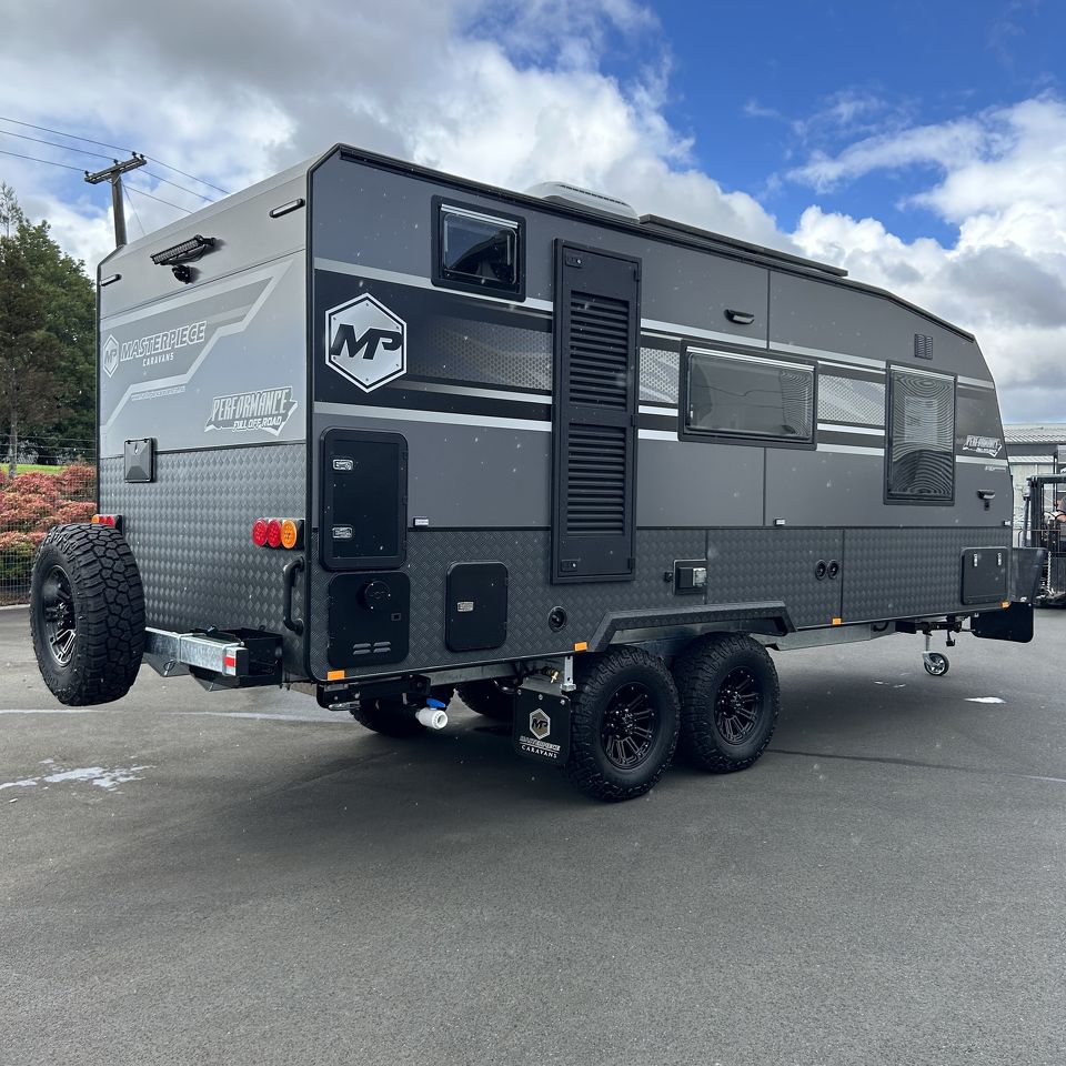 Masterpiece Performance 19'6 Centre Door Dinette