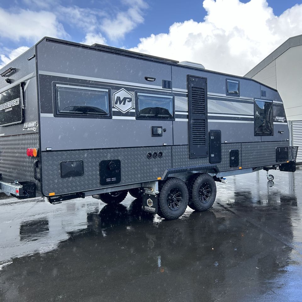 Masterpiece Performance 23' Rear Club Lounge