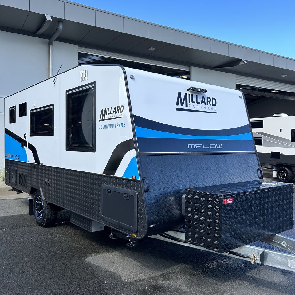 2024 Millard MFlow 17'6 Centre Door L-Lounge