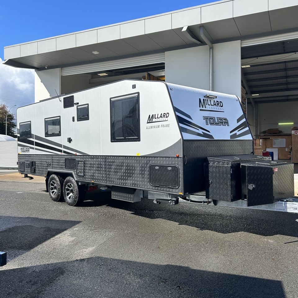 2024 Millard Toura 22'6 Rear Door Rear Club Lounge