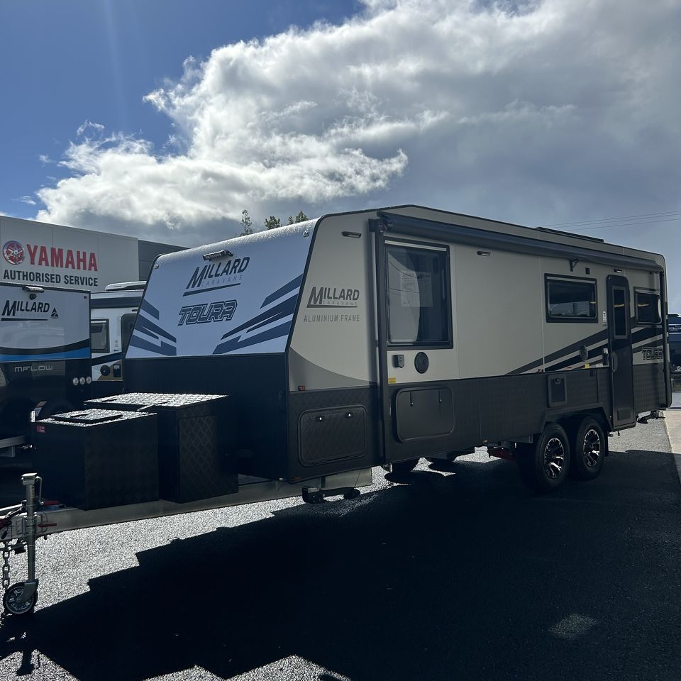 2024 Millard Toura 22'6 Rear Door Rear Club Lounge