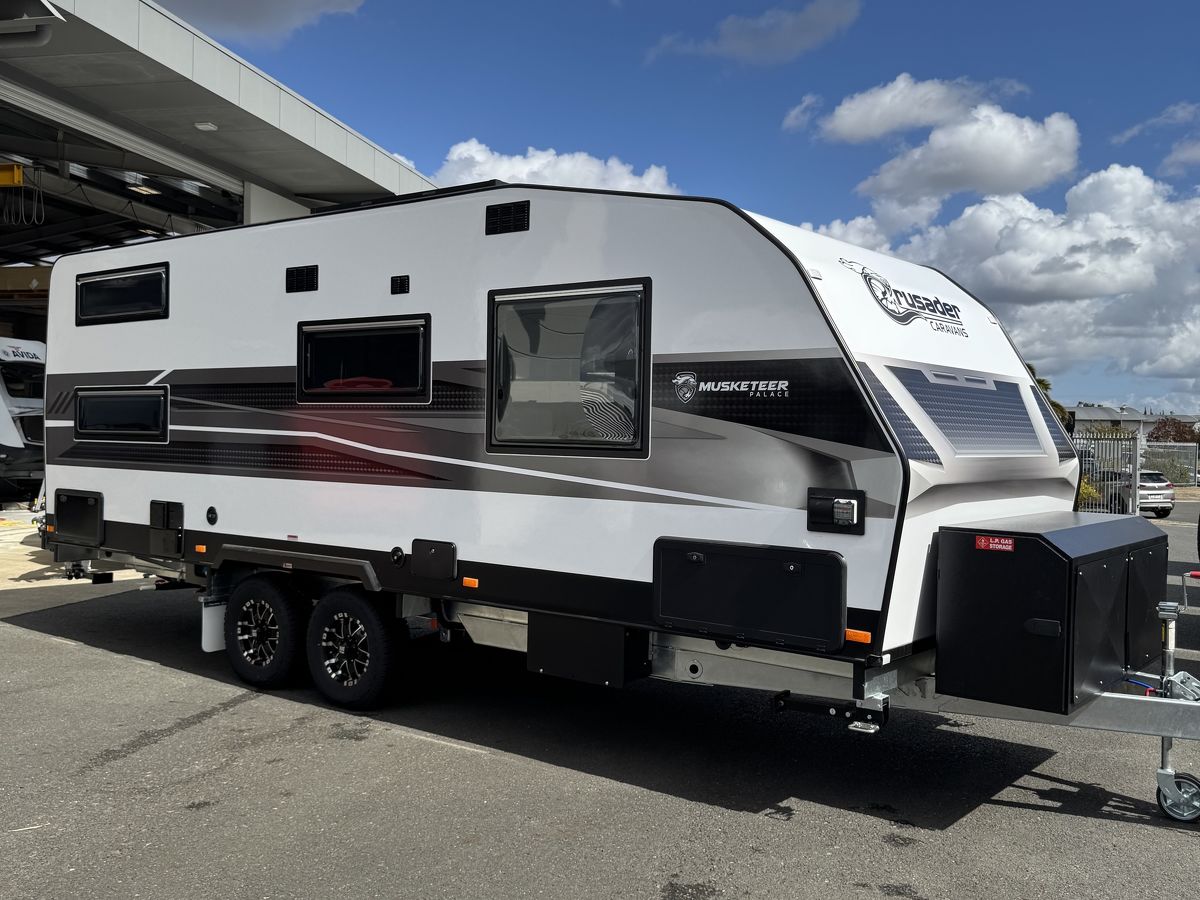 Crusader Musketeer Palace (Family Van)