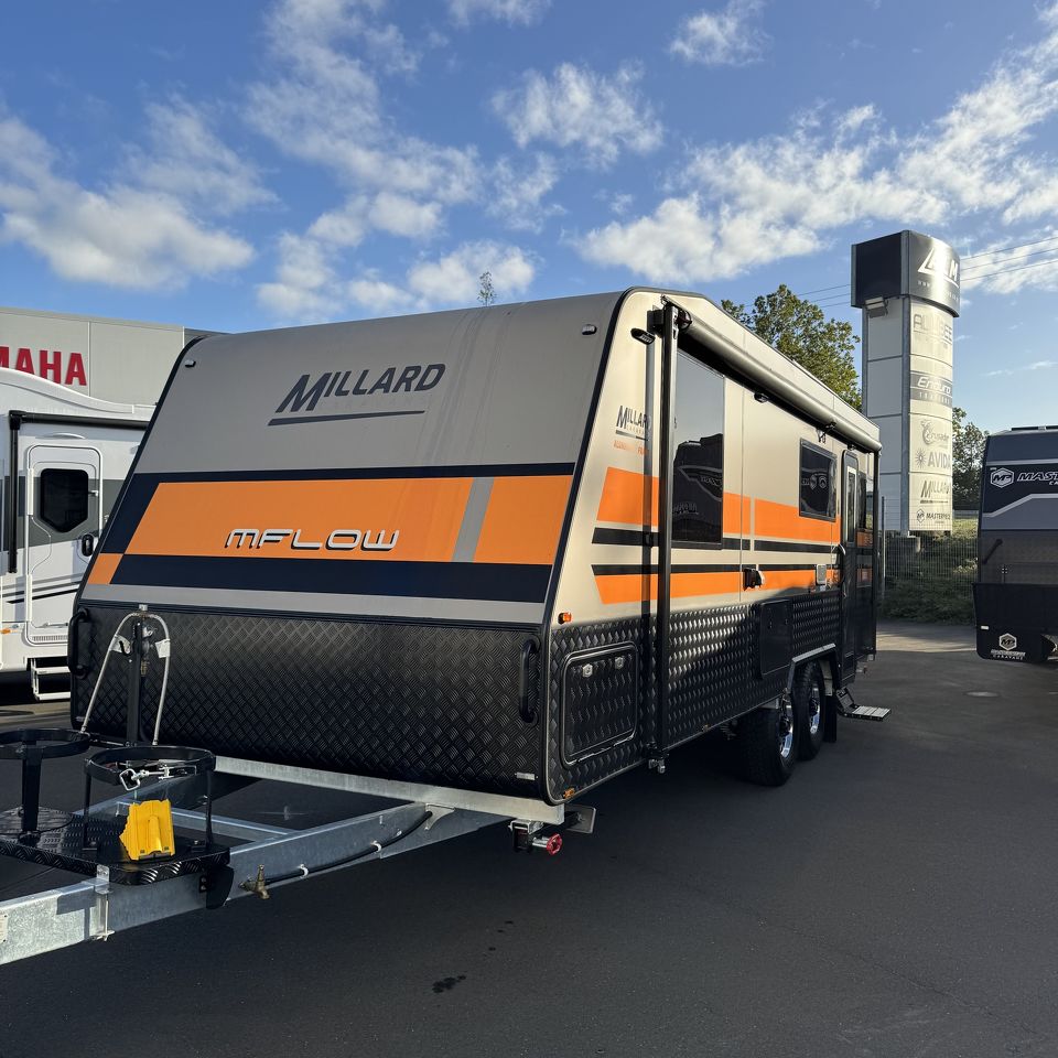 Millard MFlow Series II 22'8 Rear Club Lounge