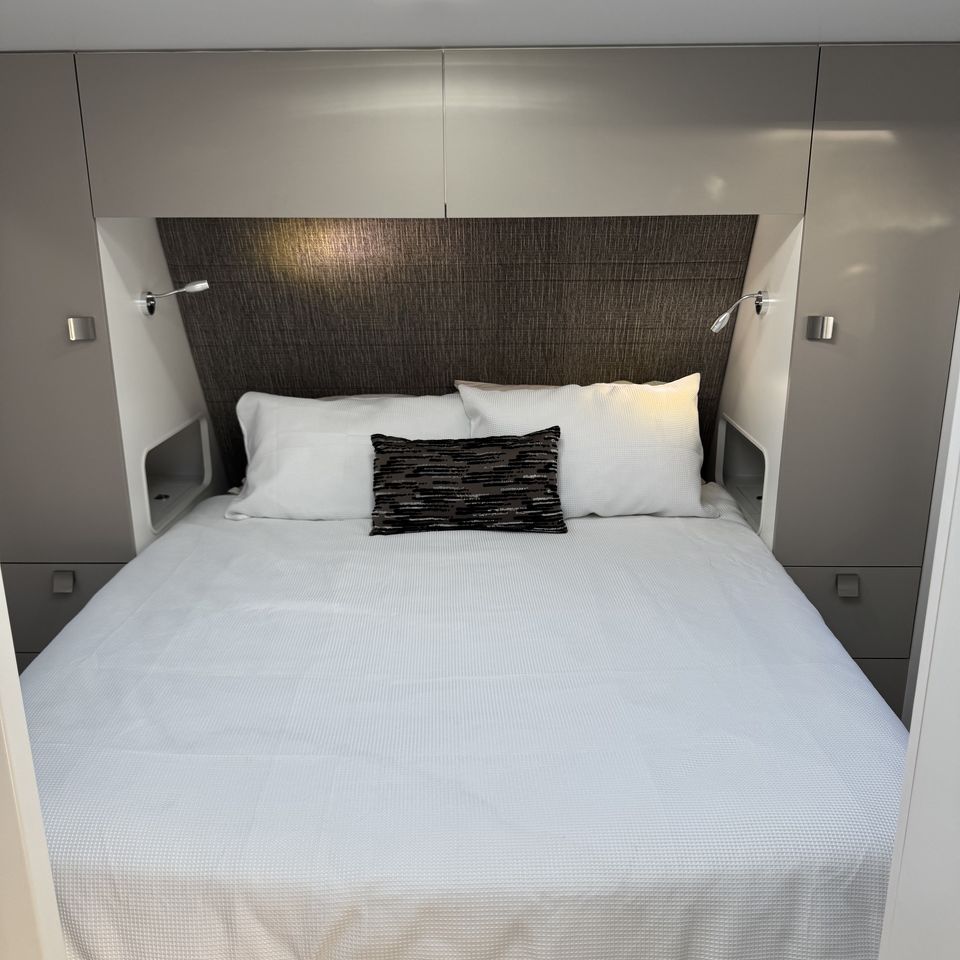 Millard MFlow Series II 22'8 Rear Club Lounge