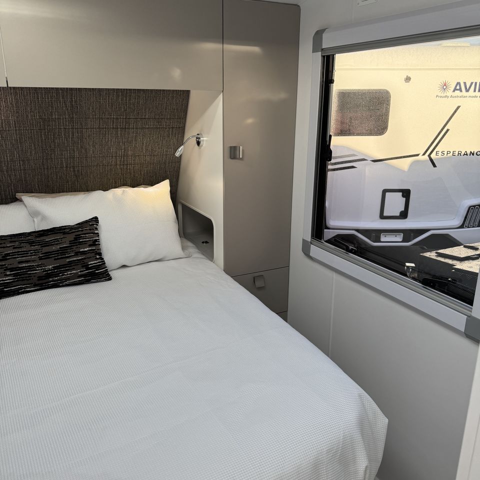 Millard MFlow Series II 22'8 Rear Club Lounge