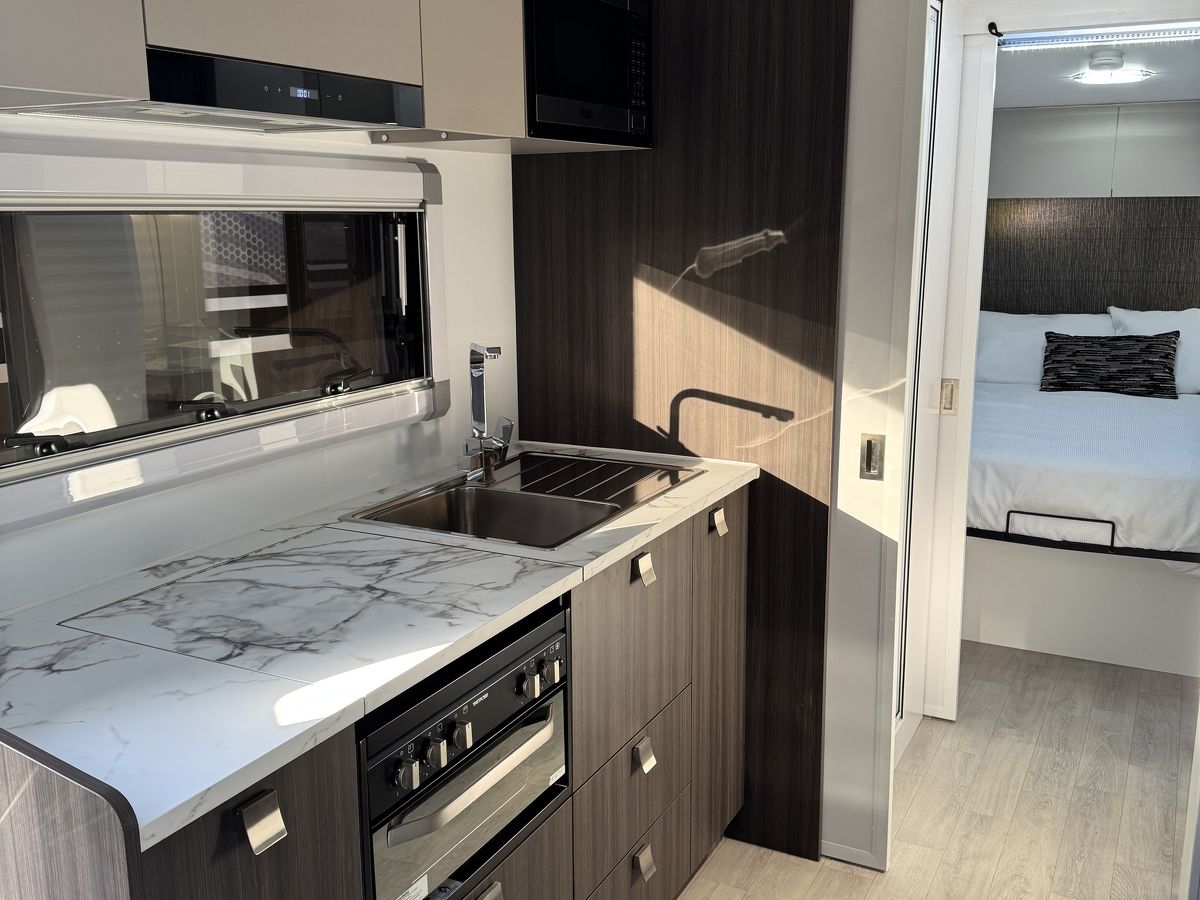 Millard MFlow Series II 22'8 Rear Club Lounge