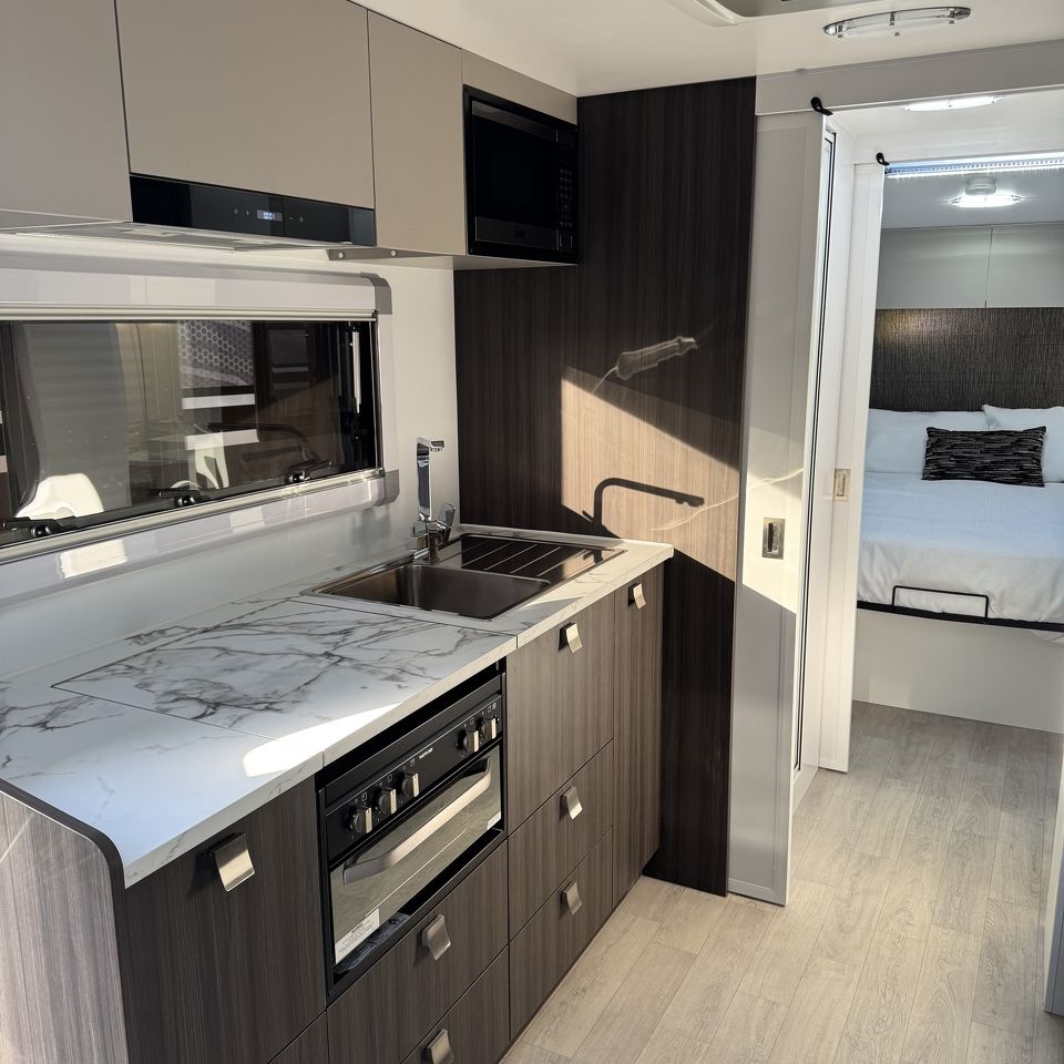 Millard MFlow Series II 22'8 Rear Club Lounge