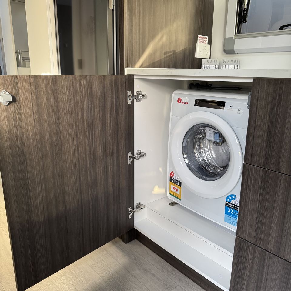 Millard MFlow Series II 22'8 Rear Club Lounge
