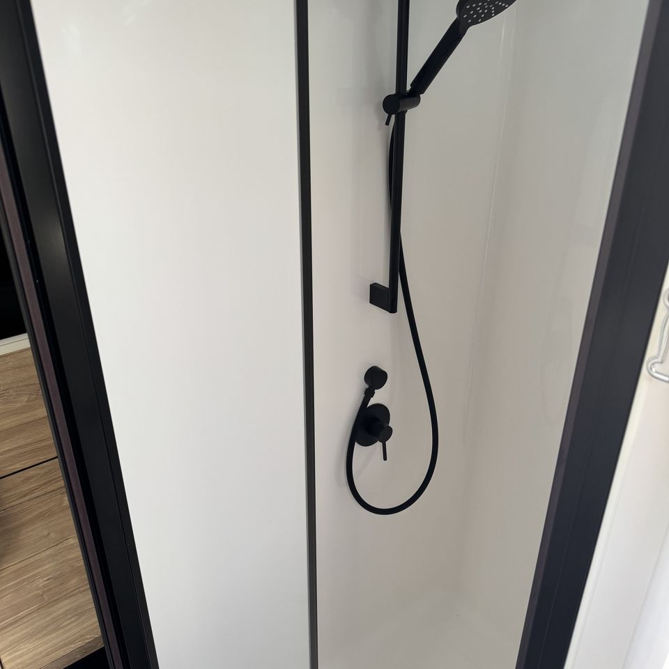 Masterpiece Performance 20'8 Rear Door Dinette