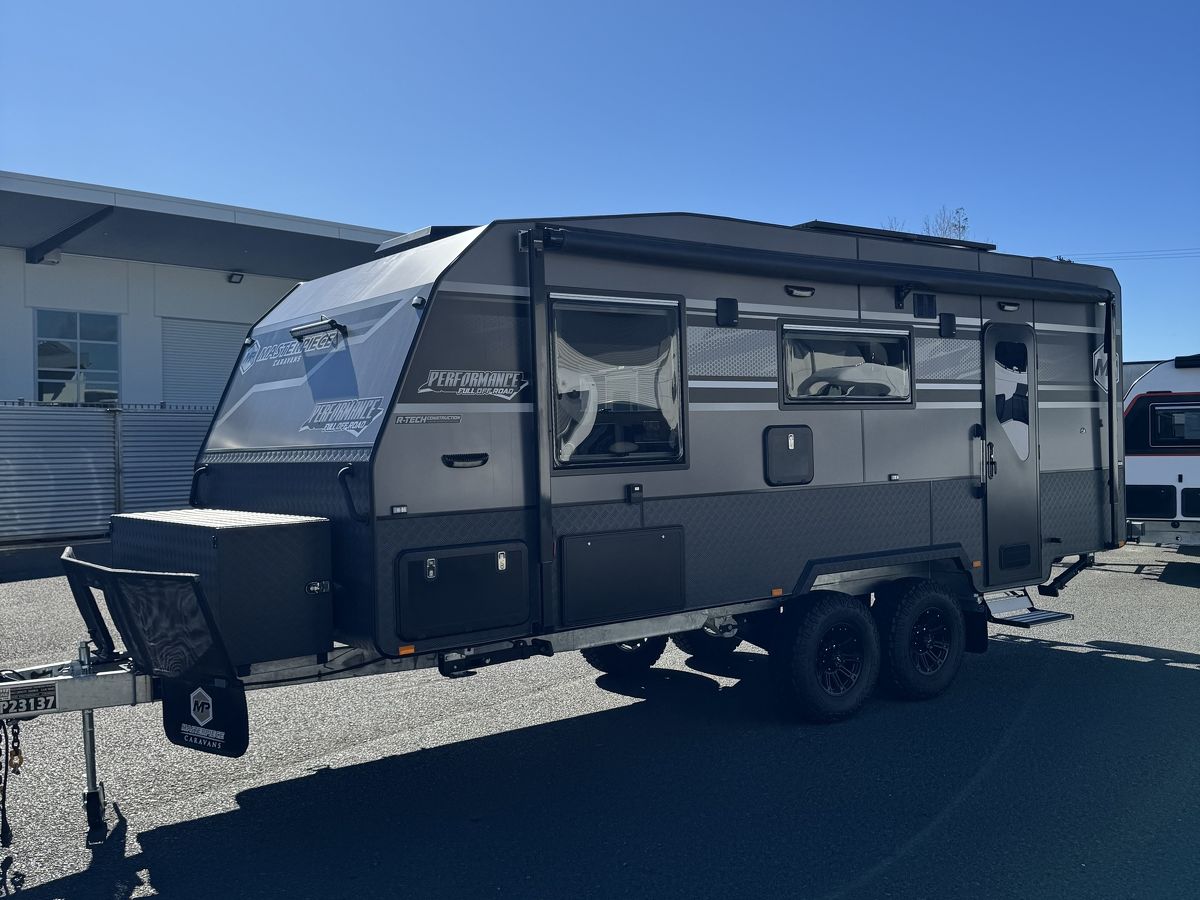 Masterpiece Performance 20'8 Rear Door Dinette