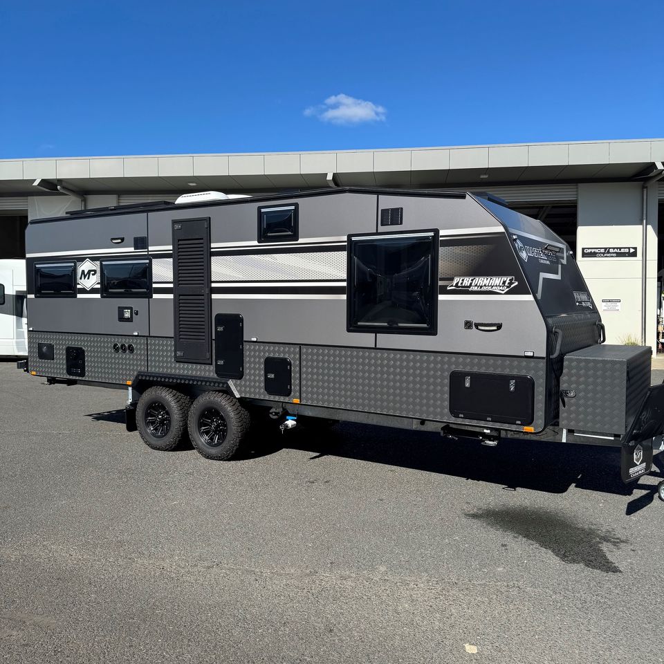 Masterpiece Performance 23' Rear Club Lounge