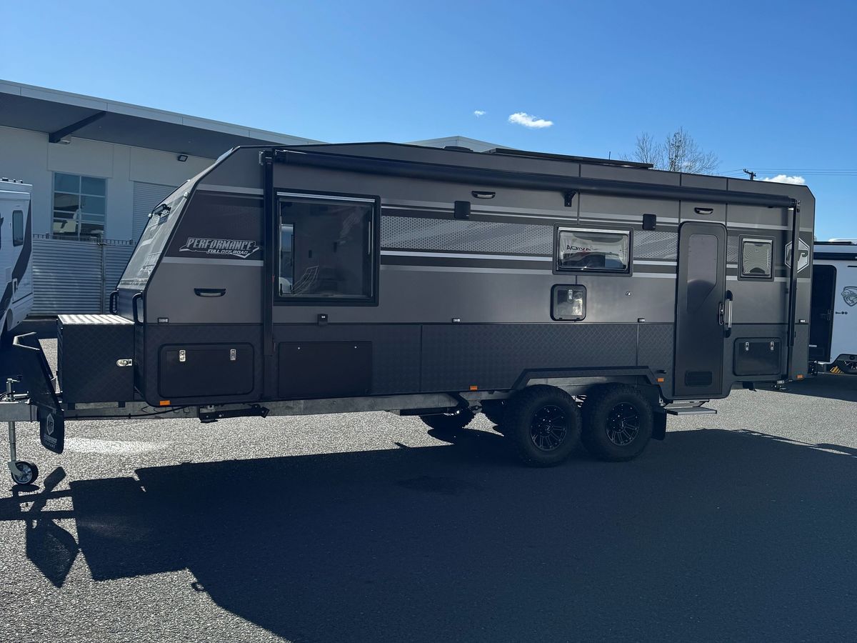 Masterpiece Performance 23' Rear Club Lounge