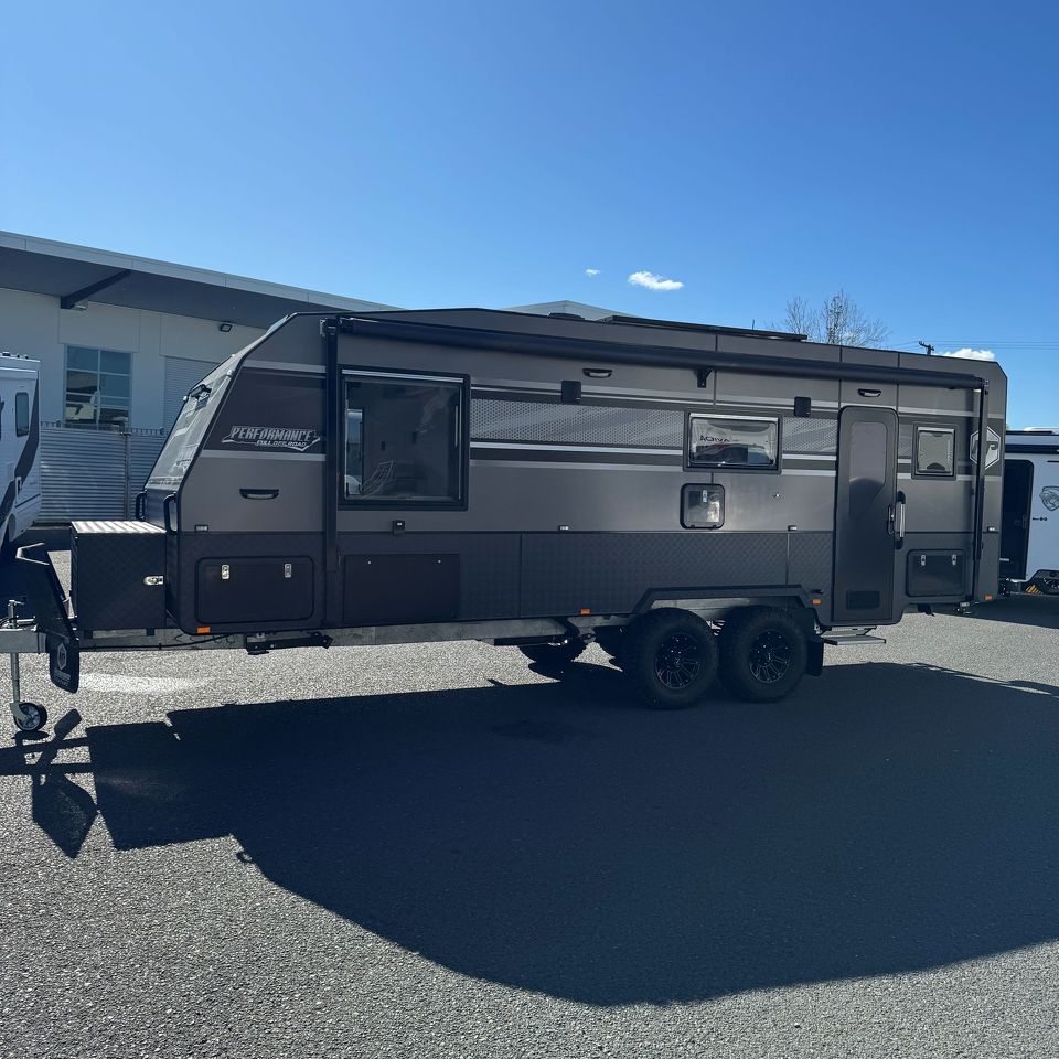 Masterpiece Performance 23' Rear Club Lounge