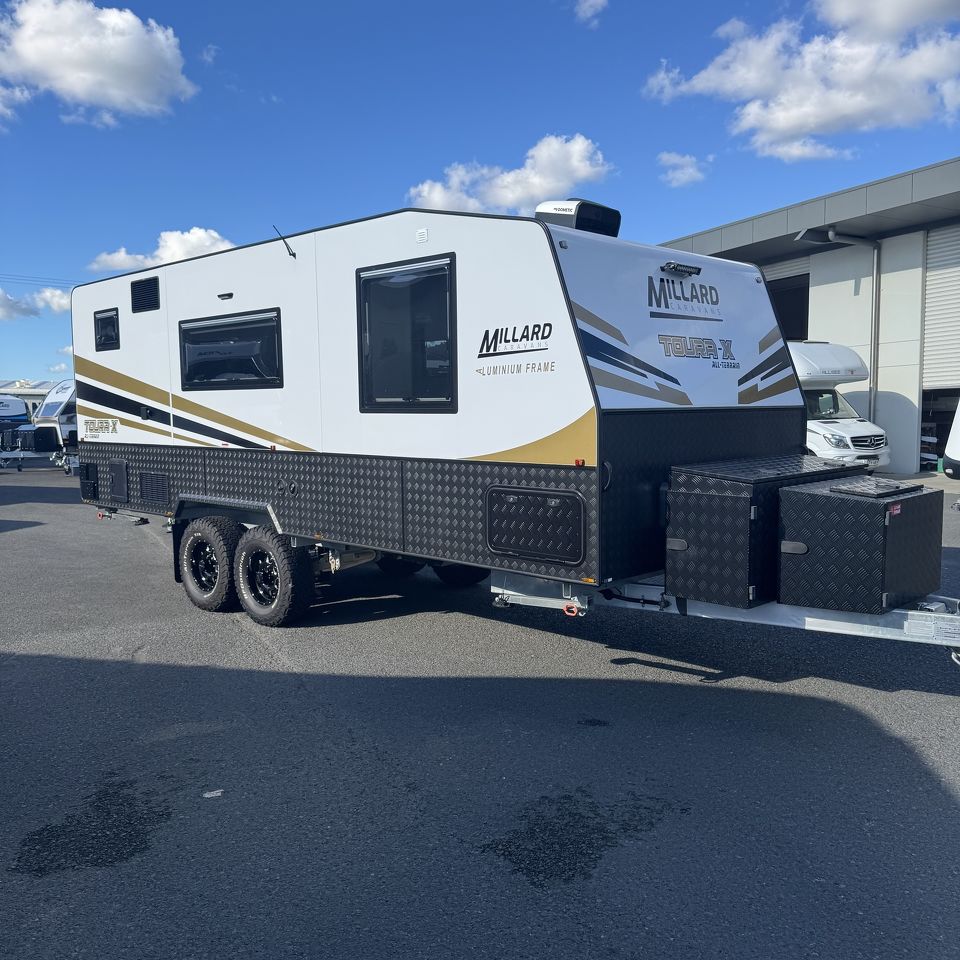 Millard Toura-X All Terrain 20'6 Rear Door Dinette