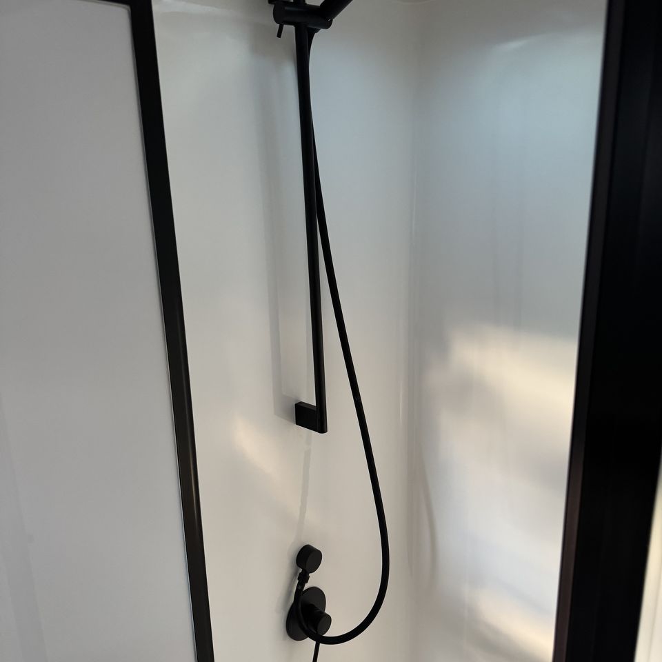 Masterpiece Performance 19'6 Centre Door Dinette