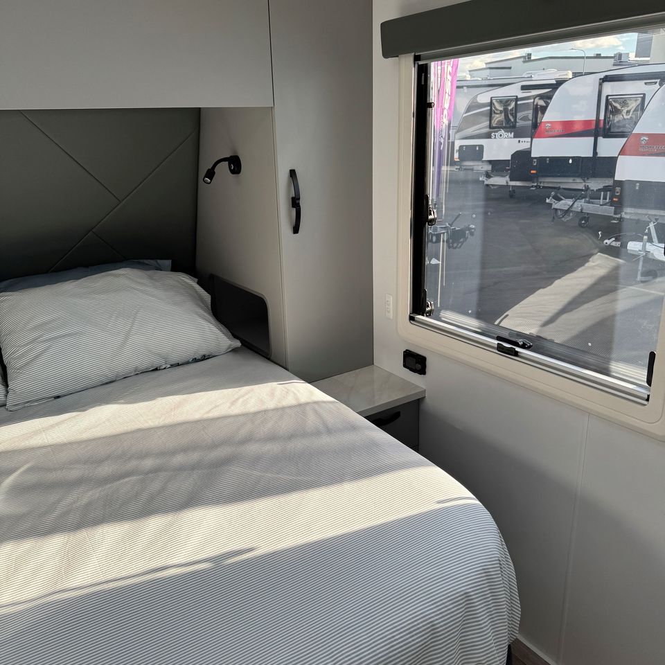 Millard Toura-X All Terrain 20'6 Rear Door Dinette