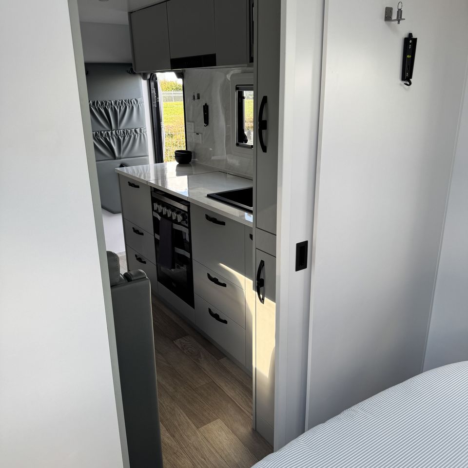 Millard Toura-X All Terrain 20'6 Rear Door Dinette