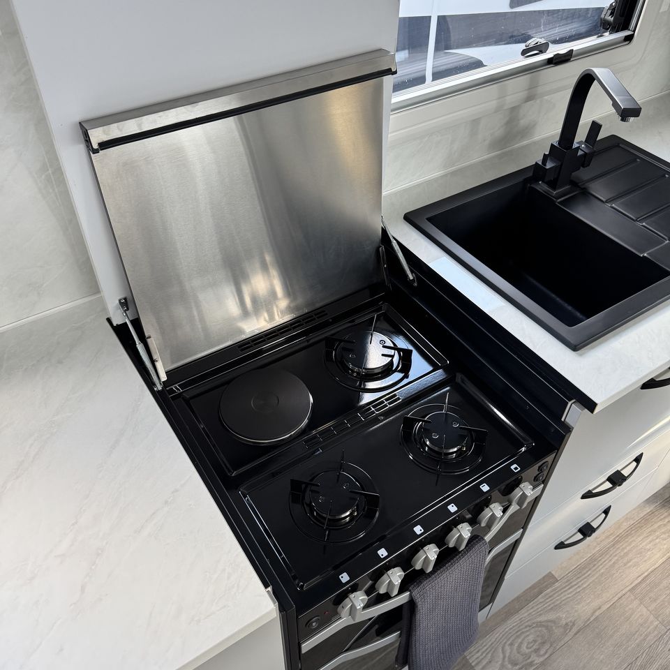 Millard Toura-X All Terrain 20'6 Rear Door Dinette