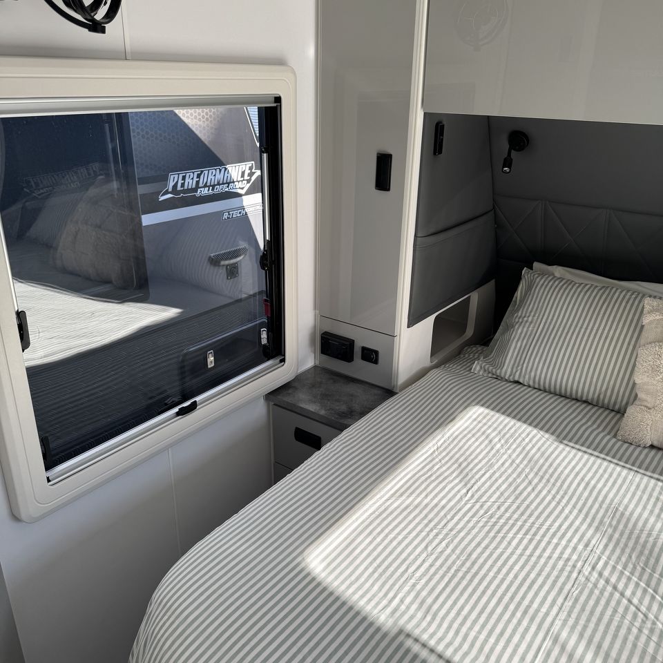 Masterpiece Performance 23' Rear Club Lounge