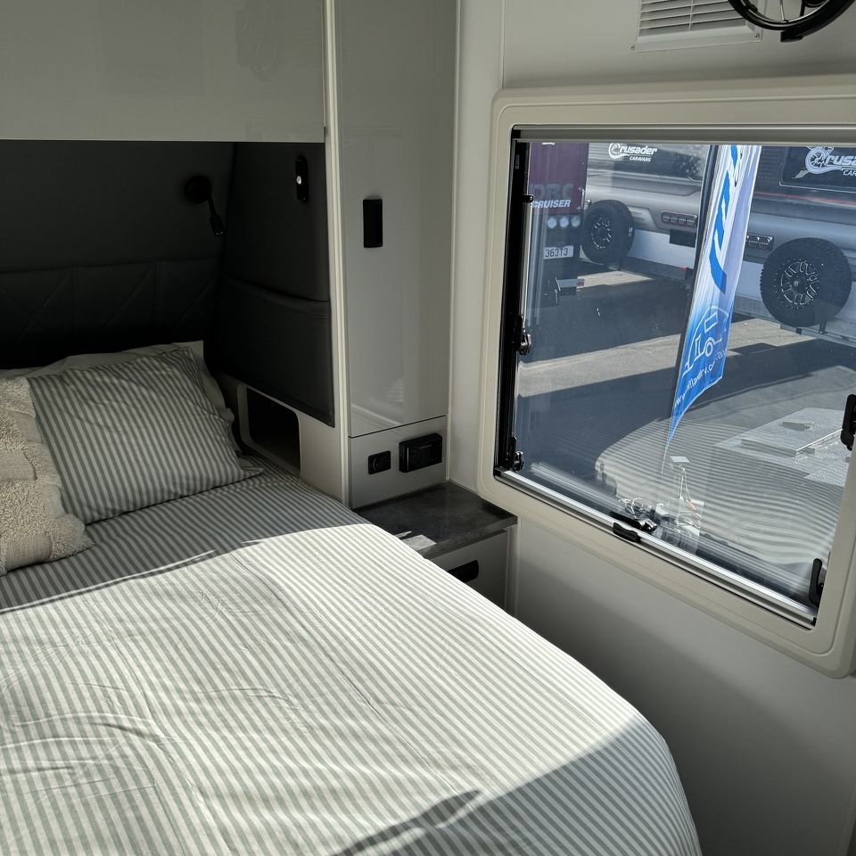 Masterpiece Performance 23' Rear Club Lounge