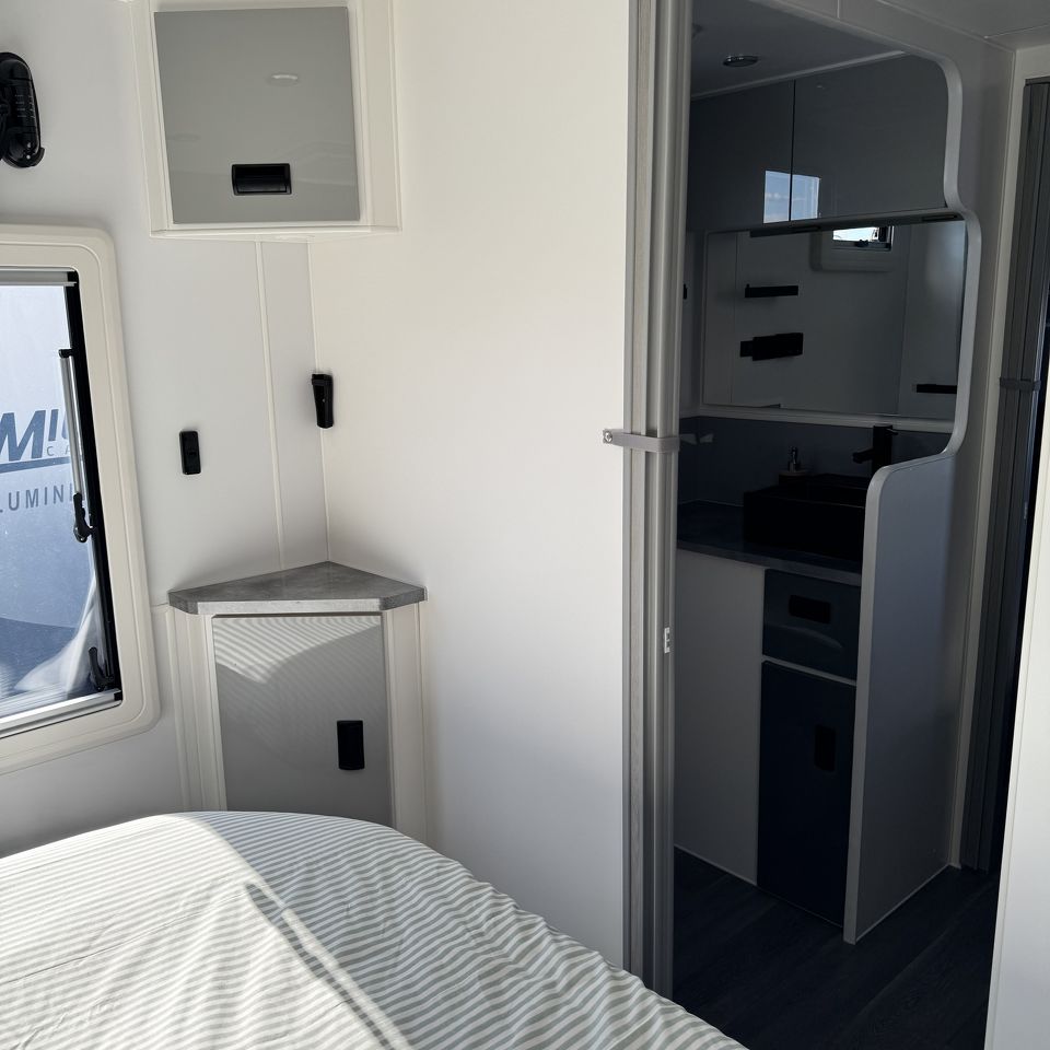 Masterpiece Performance 23' Rear Club Lounge