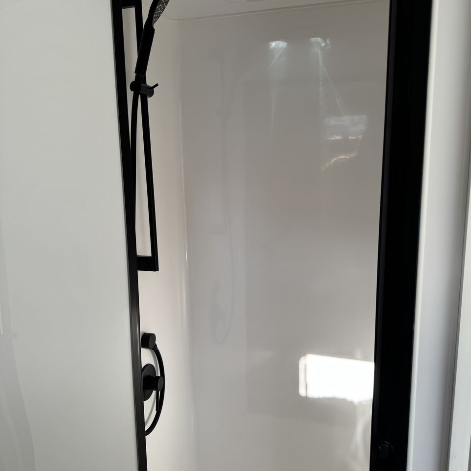 Masterpiece Performance 23' Rear Club Lounge