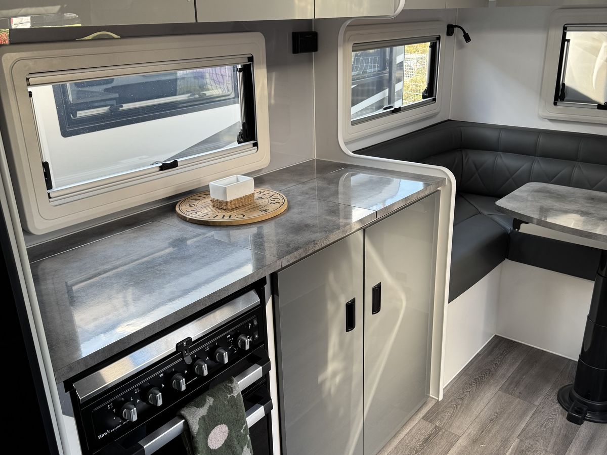 Masterpiece Performance 23' Rear Club Lounge