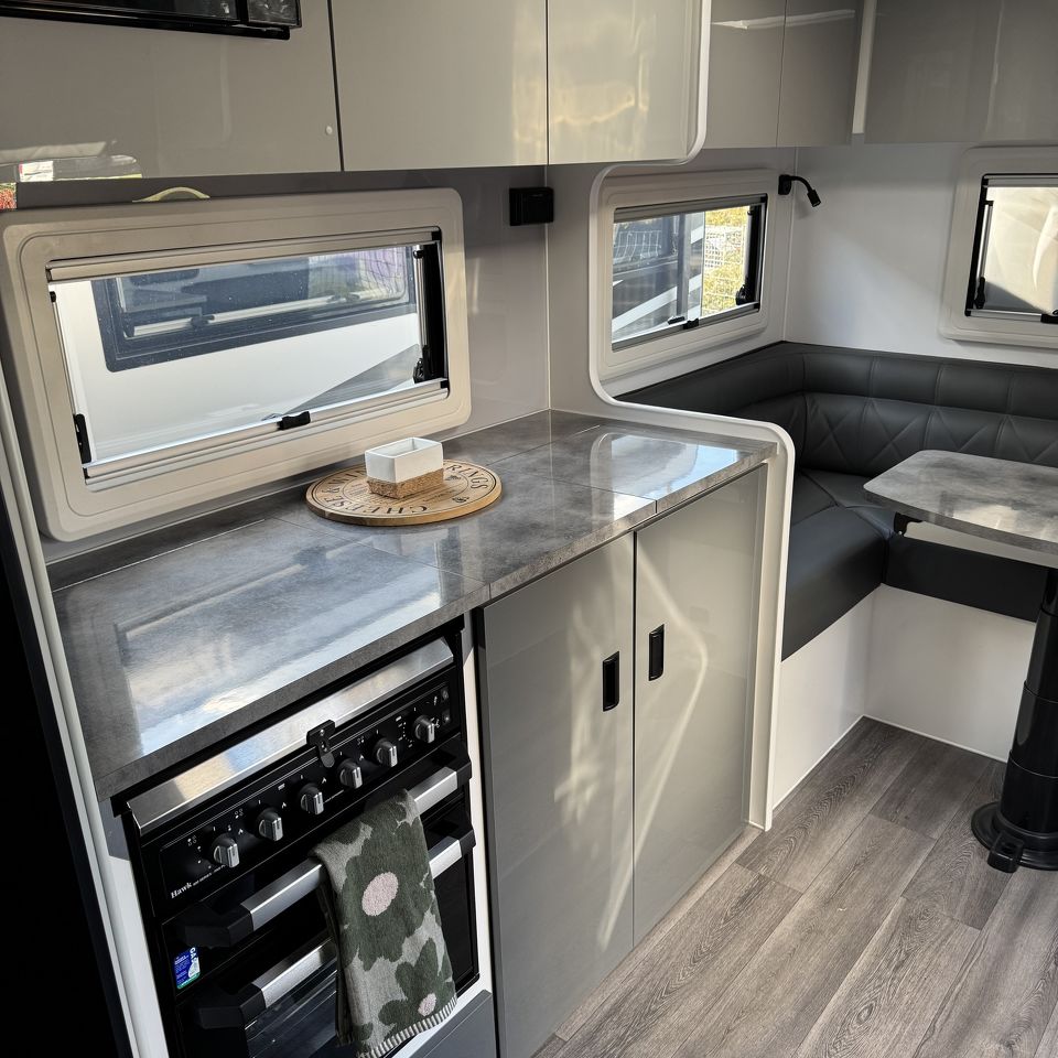 Masterpiece Performance 23' Rear Club Lounge