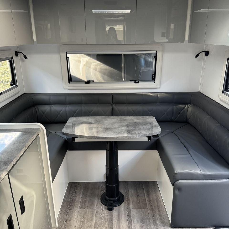 Masterpiece Performance 23' Rear Club Lounge