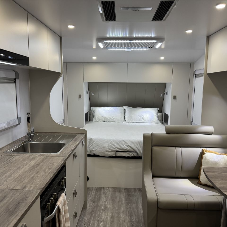 MY26 Millard MFlow 19'4 Dinette