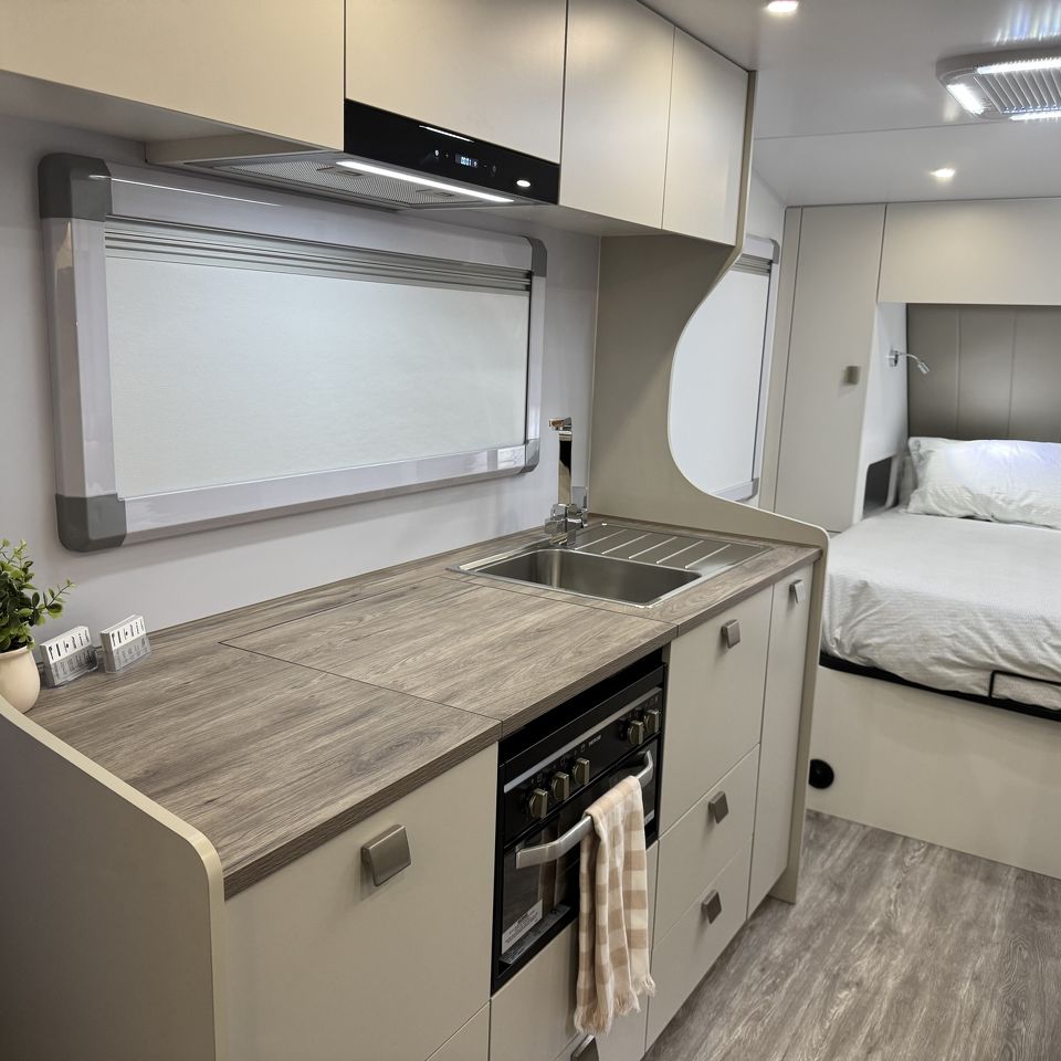 MY26 Millard MFlow 19'4 Dinette