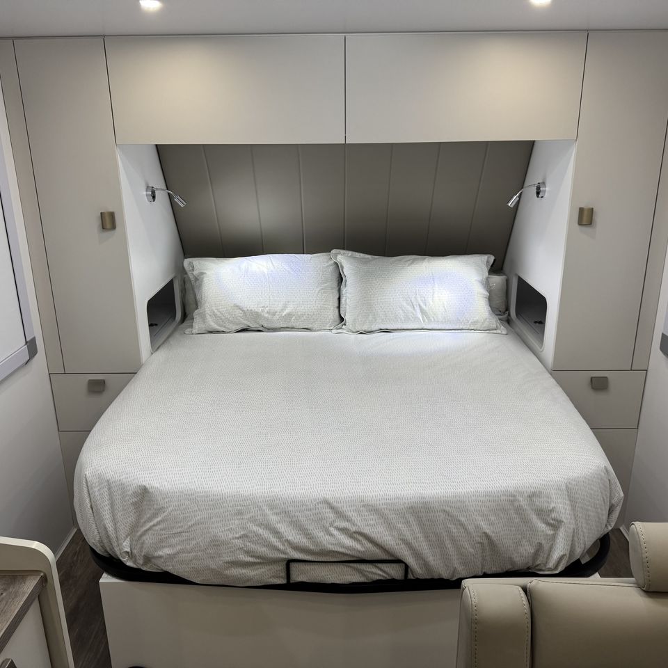 MY26 Millard MFlow 19'4 Dinette